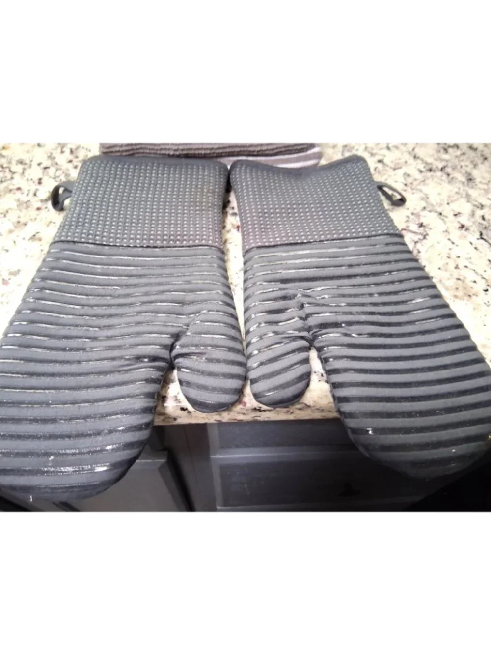 Set of 2 Kitchen Oven Mitts & 4 Hand Towels Gray 6pc bundle kitchen essentials